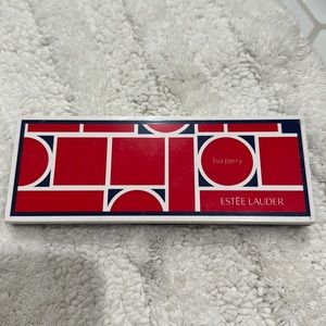 Estée Lauder Lisa perry pallet